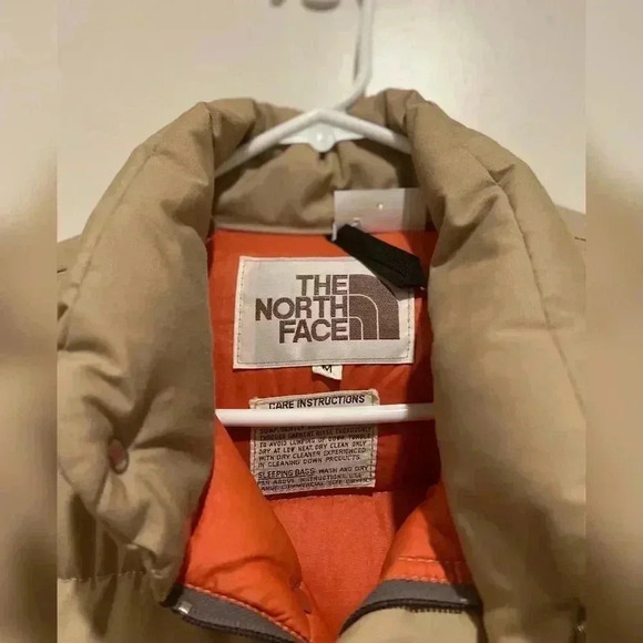 Vintage 1970’s NorthFace Gorpcore Tan Down Puffer Coat - Picture 3 of 6